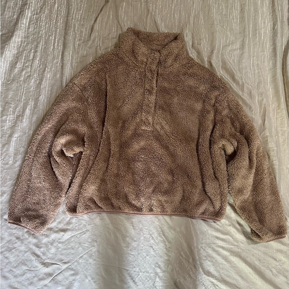 Teddy Sweater - Picture 1 of 4